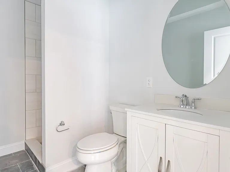 146 Main St #101 — Photo 16