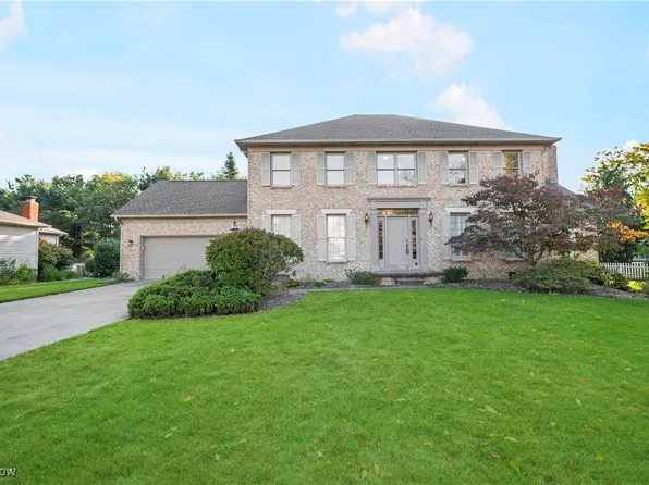 5700 Kings Gate Cir NE, Canton, OH 44721