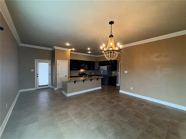 4 bed, 2.0 bath, 1875 sqft, $2,500 — Photo 3