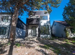 120 Bristol Ave #120, Winnipeg, MB R2H2R4