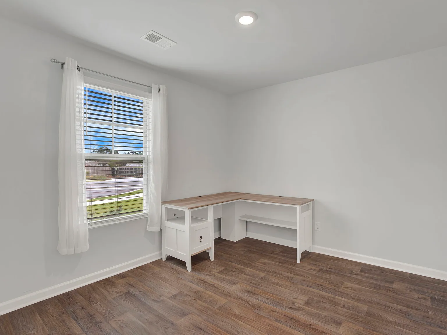 3 bed, 1475 sqft, $2,200 — Photo 4