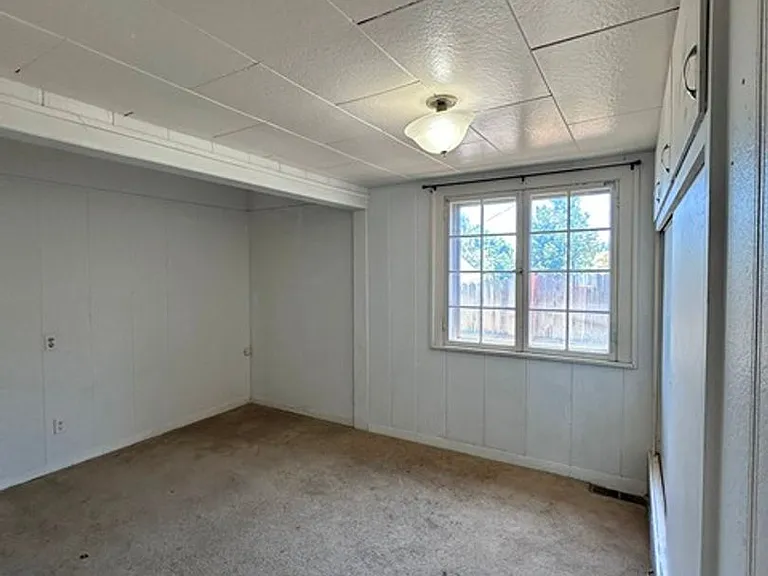 329 S Rogers St — Photo 10