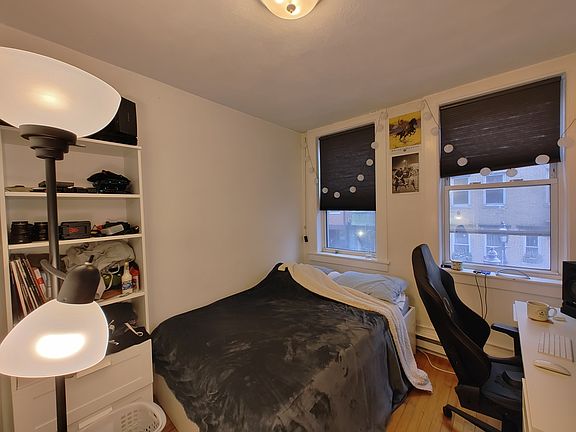 3rd image of 160 Endicott St APT 2