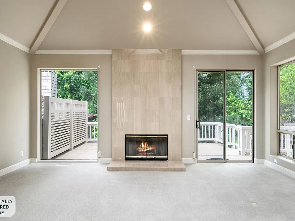 651 Manresa Ln