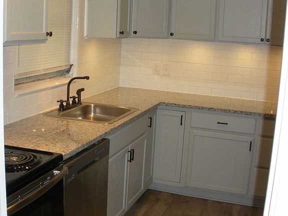 3rd image of 6423 S Ledbury Dr