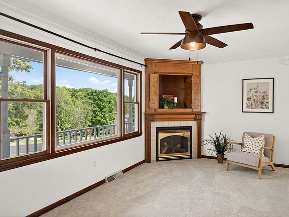3rd image of 3373 Lakewood Dr