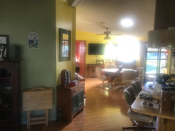 3rd image of 940 Saint Andrews Blvd