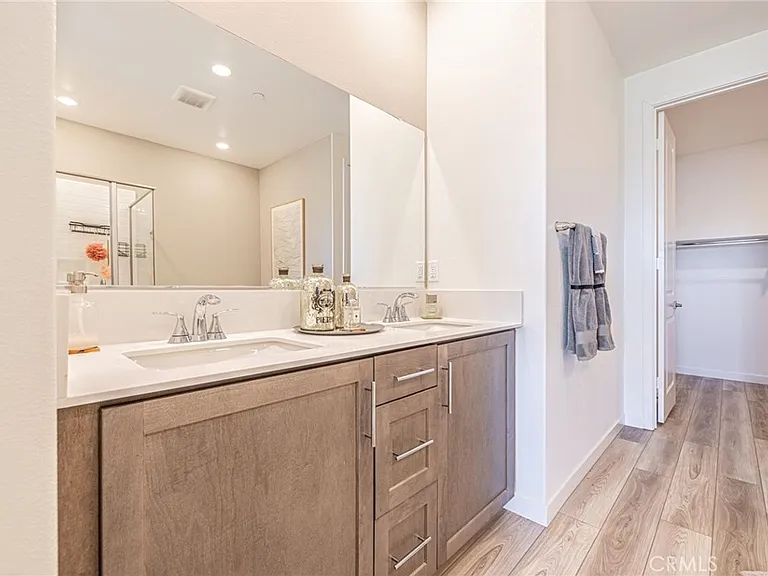 27555 Sanctuary Ct — Photo 11