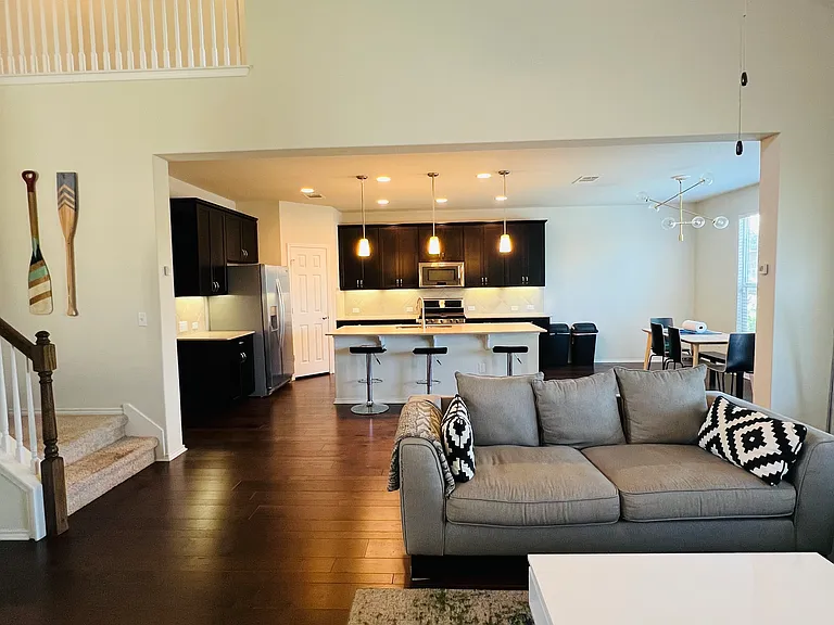 908 Cottage Bank Trl — Photo 3