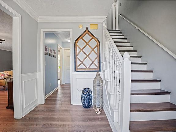 2nd image of 4880 Racquet Ct