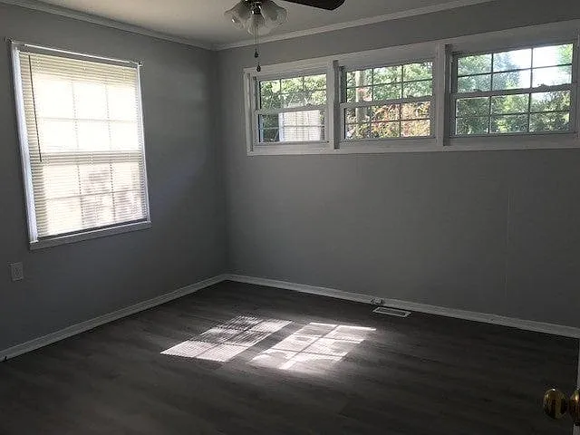 704 Maple Dr SE — Photo 9