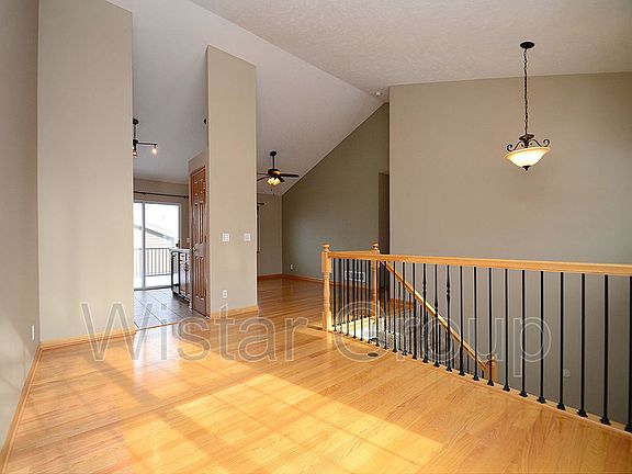 2nd image of 15812 Redwood St