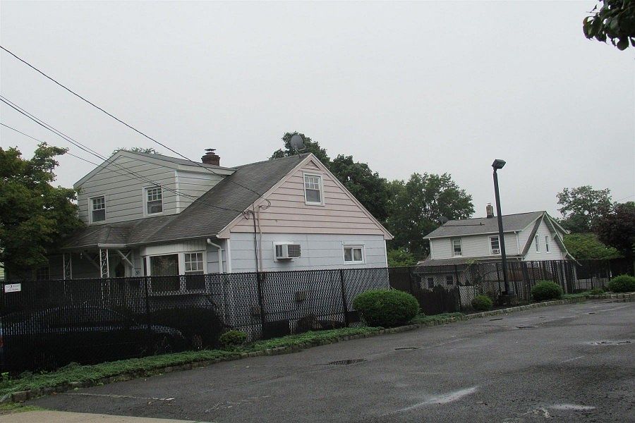 2nd image of 53 Frances St