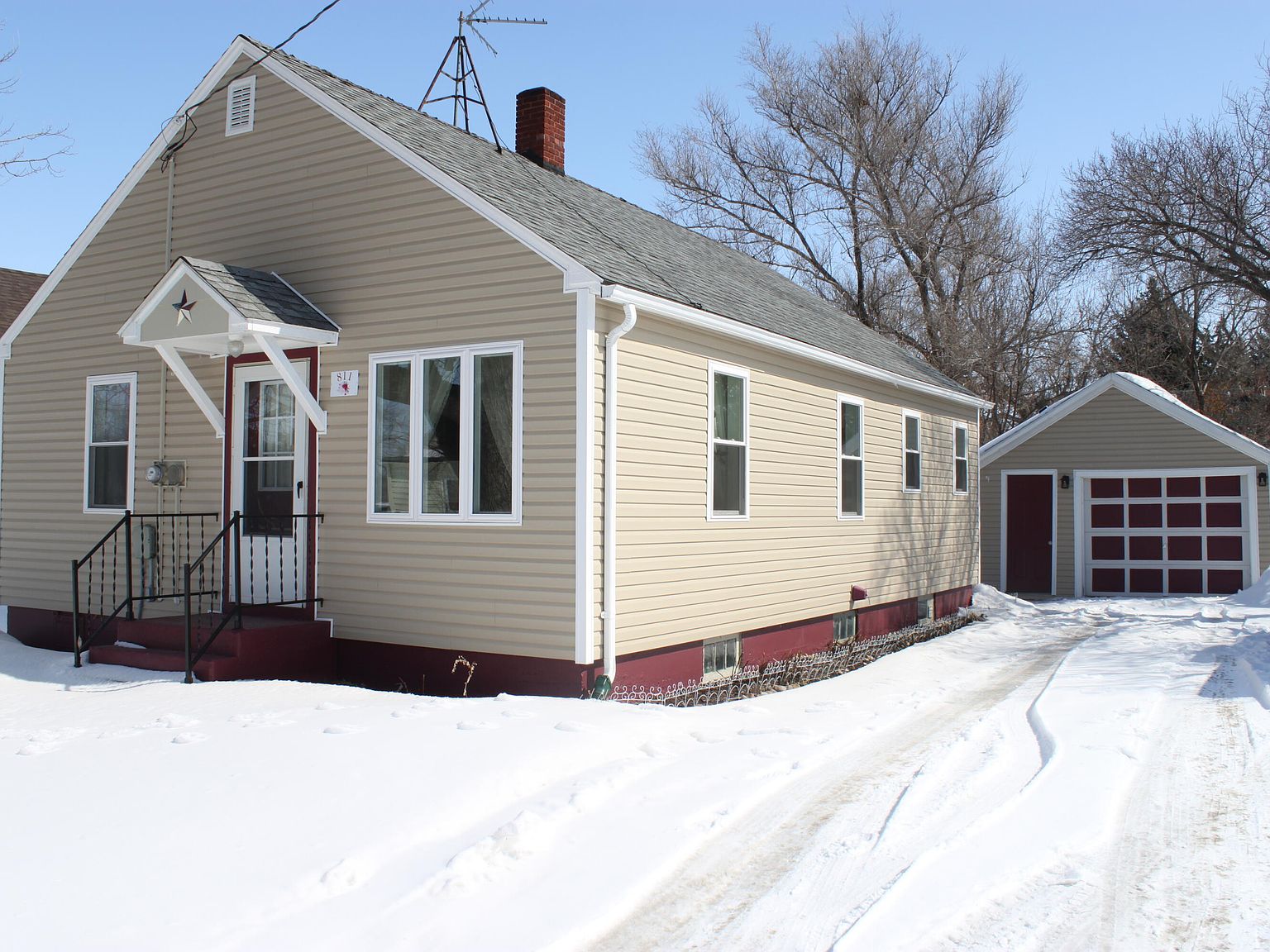 811 11th St, Eureka, SD 57437 Zillow