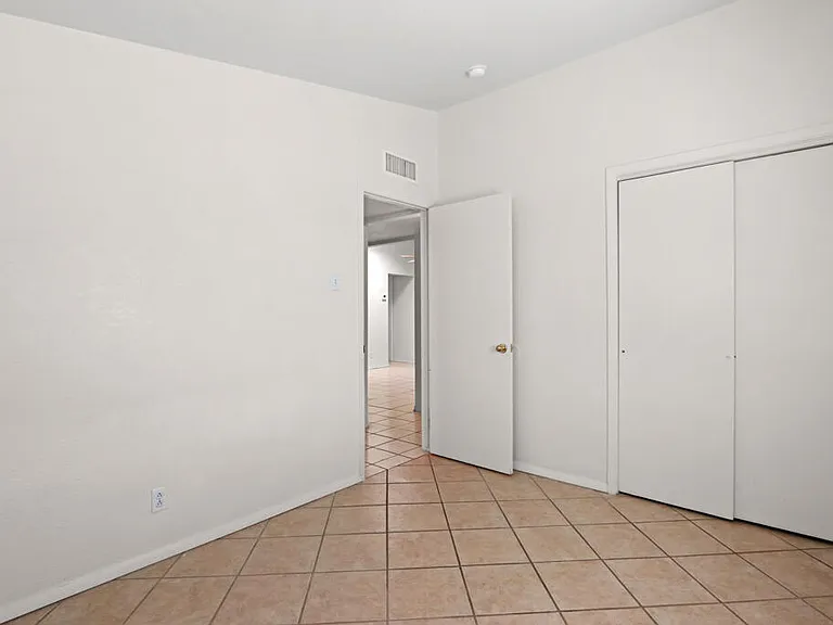 1600 Sumac Dr — Photo 28