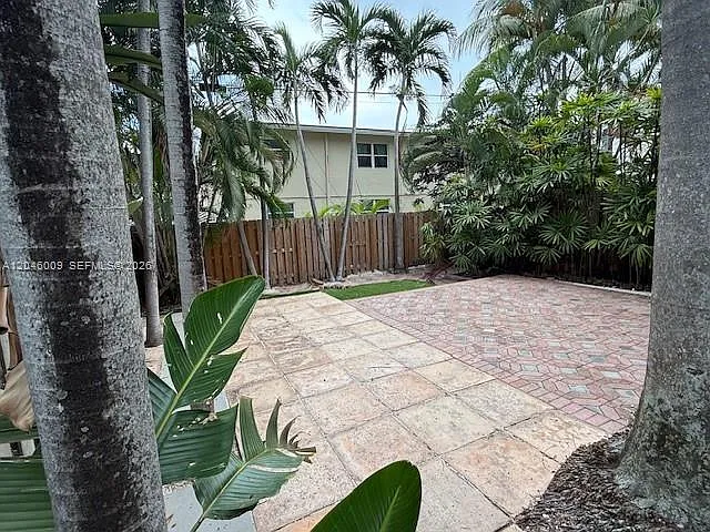 101 NE 8th Ave #1 — Photo 19