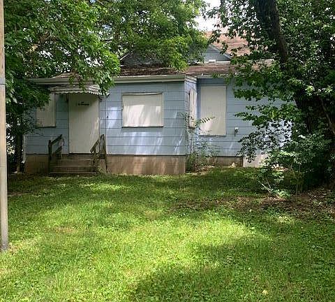 4th image of 1319 Clay St