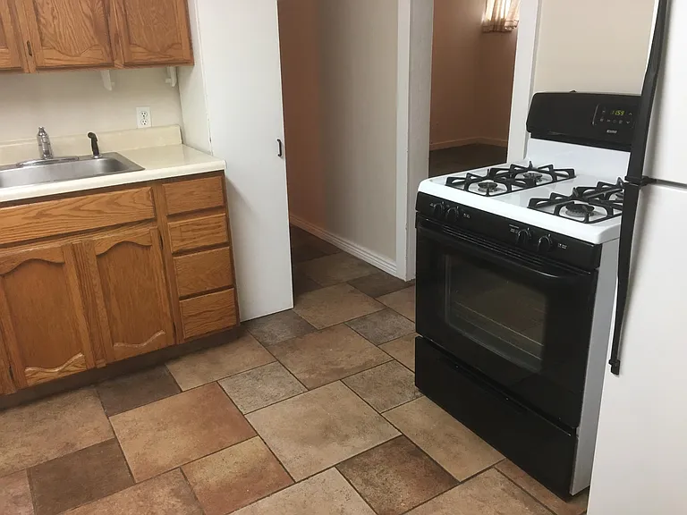 180 W 100 N #BASEMENT — Photo 1