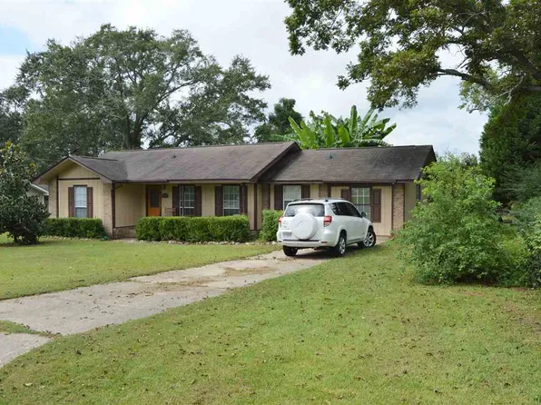 1004 Eastwood Dr, Dothan, AL 36301