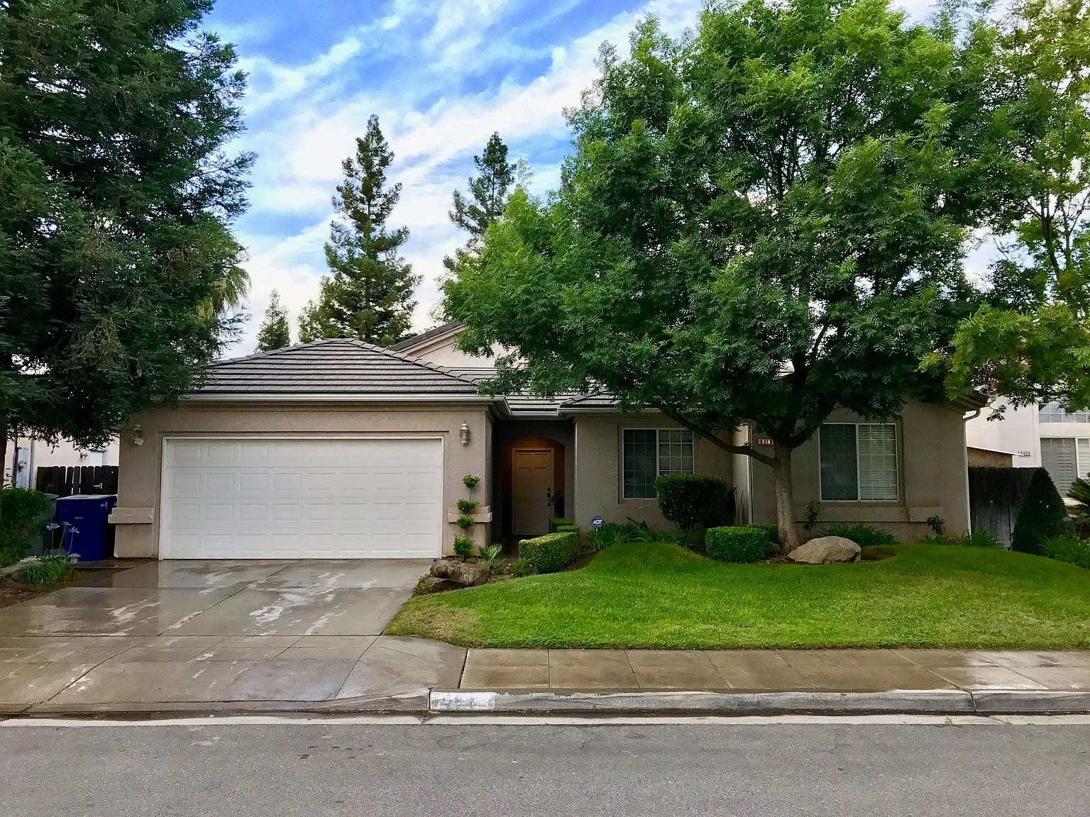 5816 W Cromwell Ave photo 1