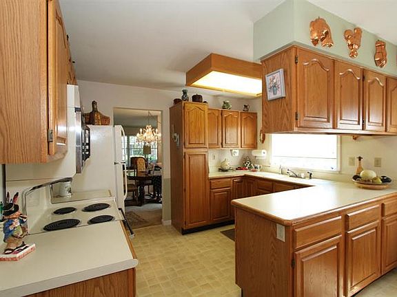 2nd image of 1511 Serrata Way
