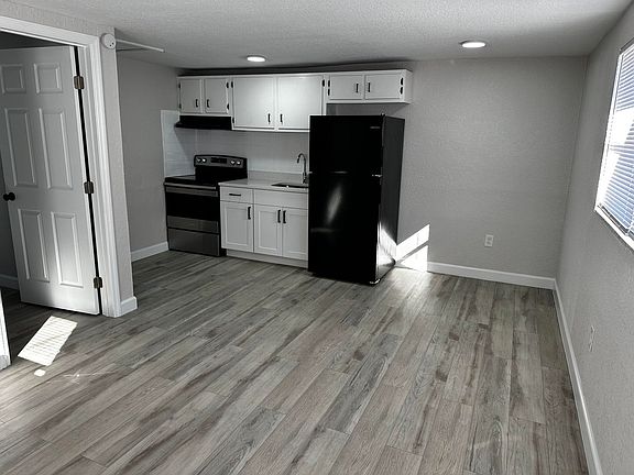 4th image of 1104 E 140th Ave APT A