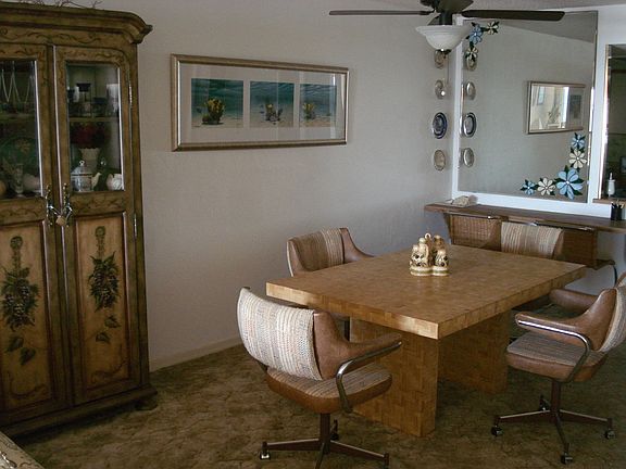 This dining table and chairs is being replaced.