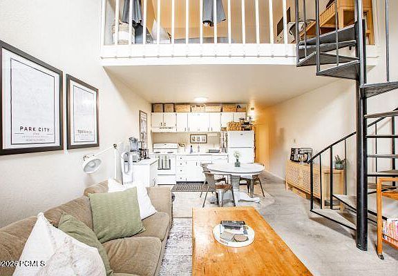 4th image of 1530 Empire Ave #303