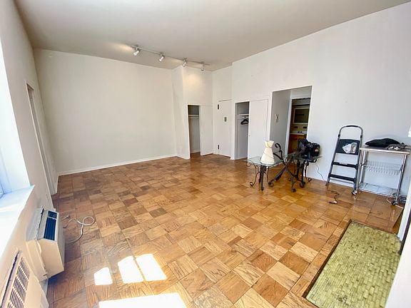 5th image of 40 W 87th St #2R