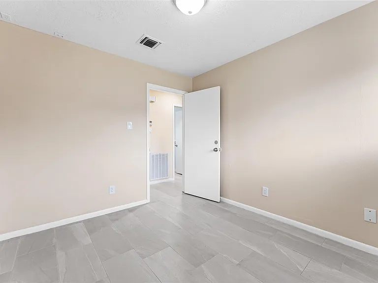 1431 Epsilon St — Photo 14