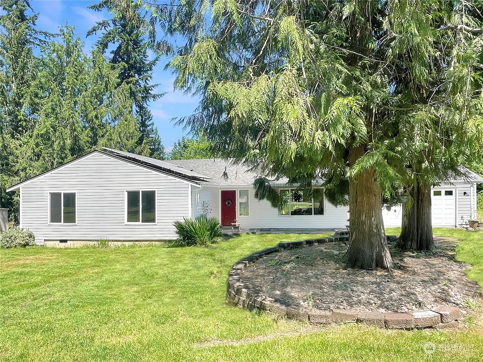 636 Studebaker Road photo 1