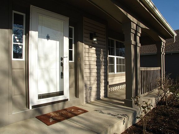 2nd image of 1372 Burnett Dr