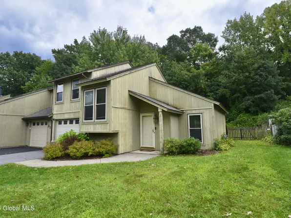 35 Thimbleberry Road, Malta, NY 12020