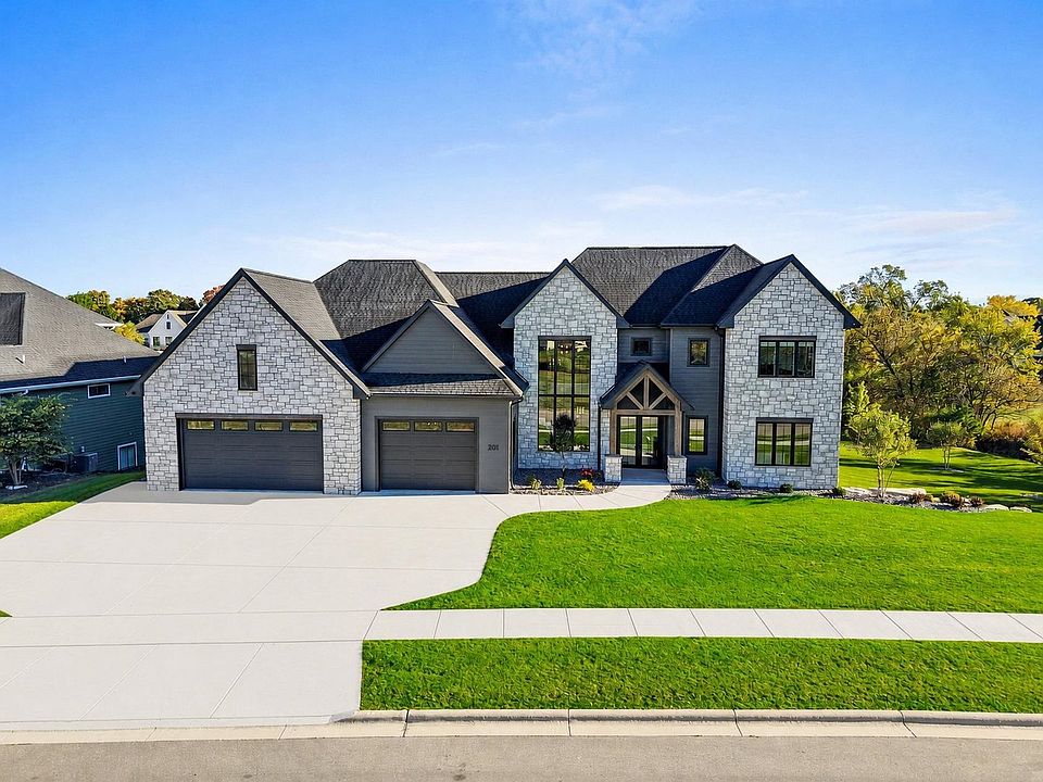 1st image of 2011 Labyrinth Ln