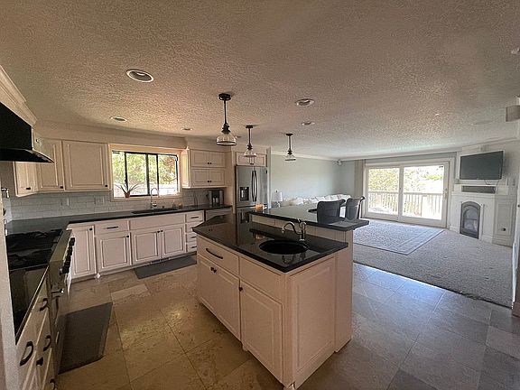 5th image of 1915 Sheridan Pl