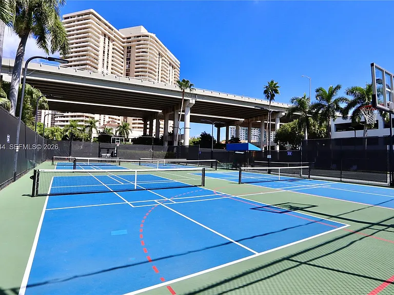 3600 Mystic Pointe Dr #1115 — Photo 59
