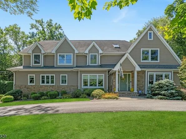 7 Deerhill Dr, Hohokus Boro, NJ 07423