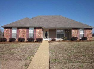 232 Freemyer Dr, Byram, MS 39272