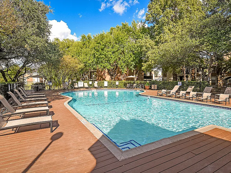 Willow Brook Apartments — Photo 9