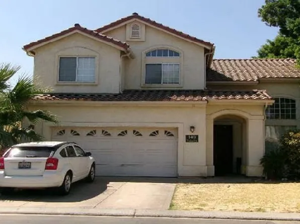 149 Lake Dr, Lemoore, CA 93245