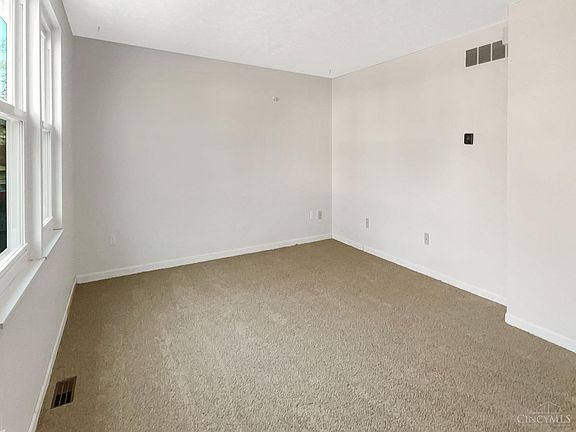 3rd image of 2897 Glenaire Dr