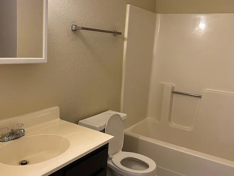 608 N Martin Luther King Jr Ave — Photo 10