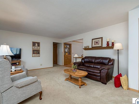5th image of 220 Alta Dr