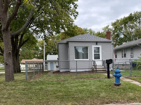 (undisclosed Address), Waterloo, IA 50701