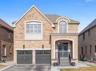 9 Fringetree Rd, Brampton, ON L6R 3V8