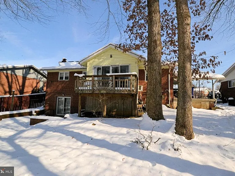 7602 Wellesley Dr — Photo 16