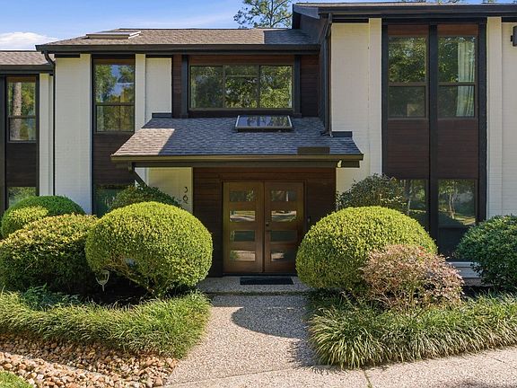 4th image of 36 W Wedgewood Gln