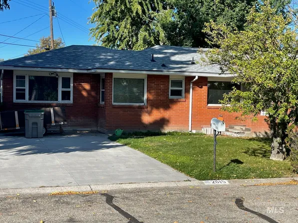 2615 S Greenwood Cir, Boise, ID 83706