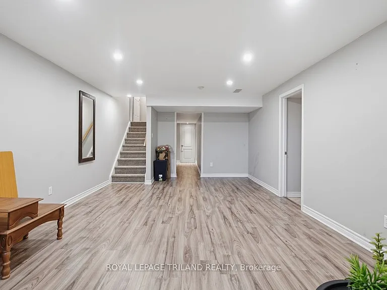 600 Hyde Park Rd #127 — Photo 38