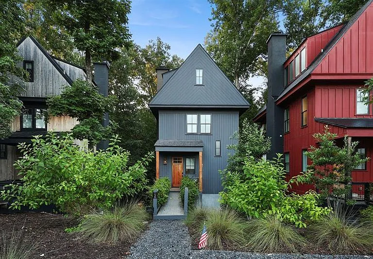 130 Arcadia Ave — Photo 1